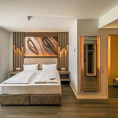 Roomingtons Alb 3*